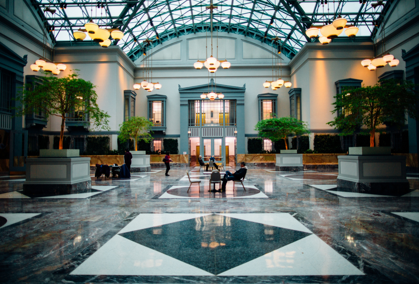 ceiling mirrors lobby